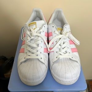 Womens size 9 Adidas sneakers